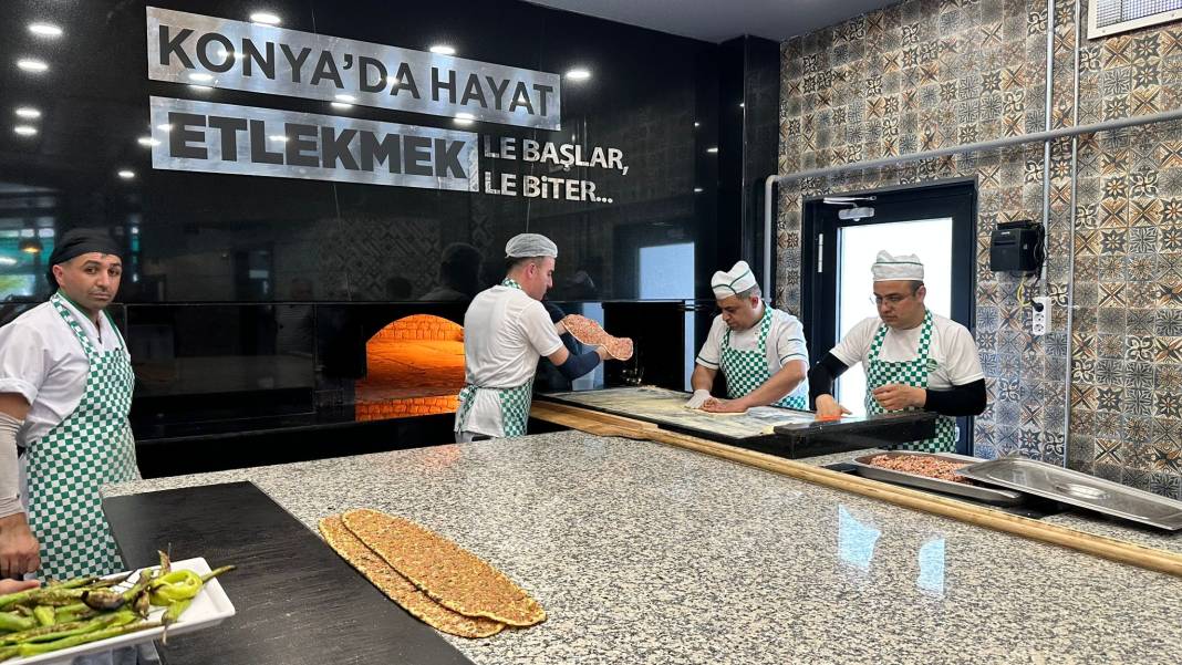 Konya'da etliekmeğin fiyatını duyanlar bu adreste buluşuyor 6